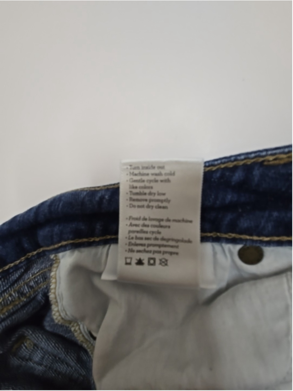 Paige Verdugo Ultra Skinny 29 Medium Wash Distressed Knee Rip Low Rise Jean - Picture 5 of 12